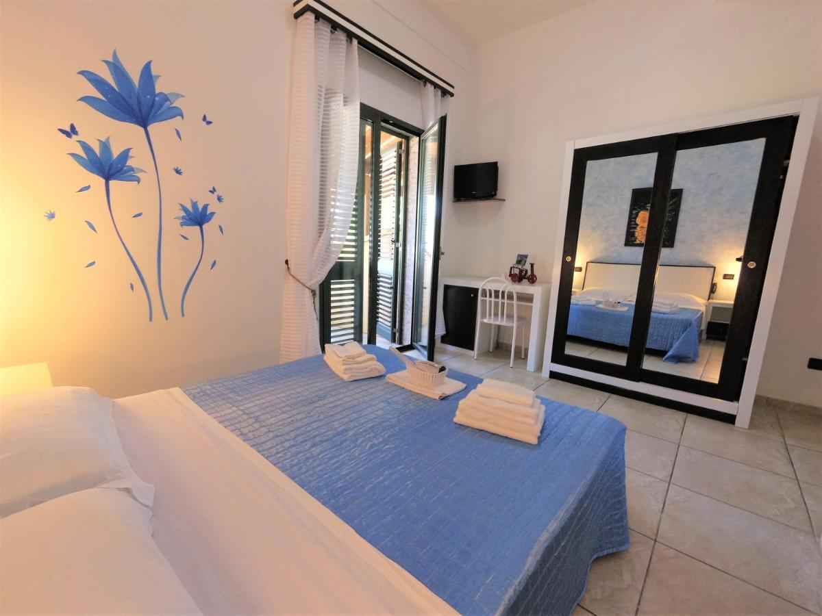 Hotel Alba Chiara Sant'Andrea Salento Exteriör bild