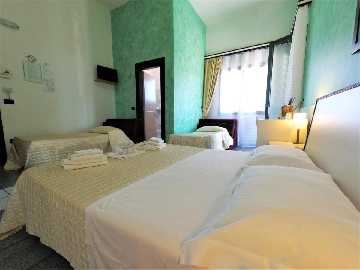 Hotel Alba Chiara Sant'Andrea Salento Exteriör bild