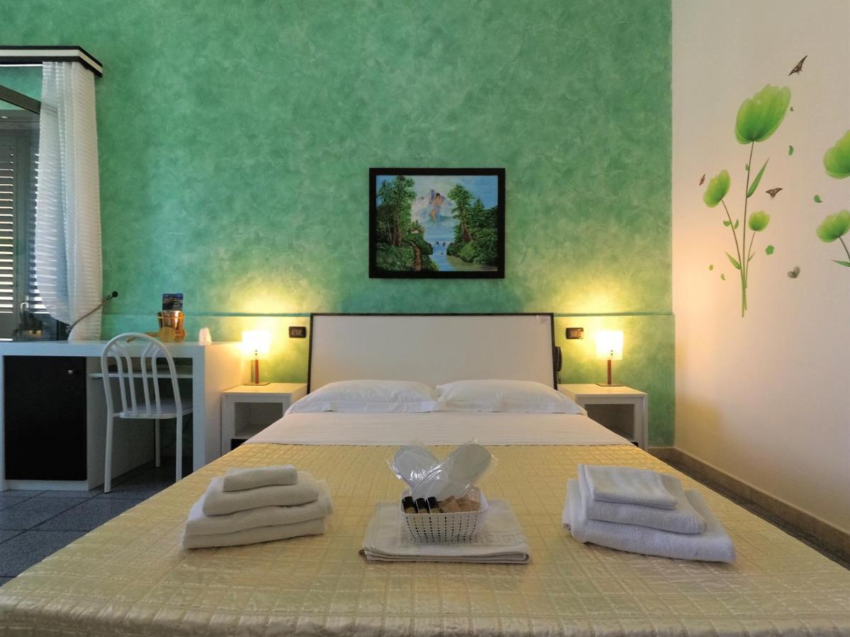 Hotel Alba Chiara Sant'Andrea Salento Exteriör bild