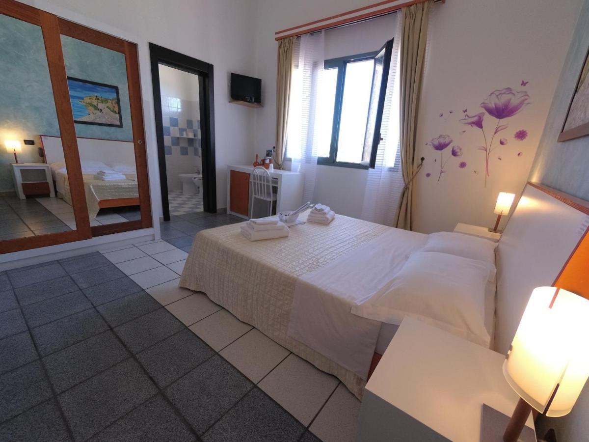 Hotel Alba Chiara Sant'Andrea Salento Exteriör bild