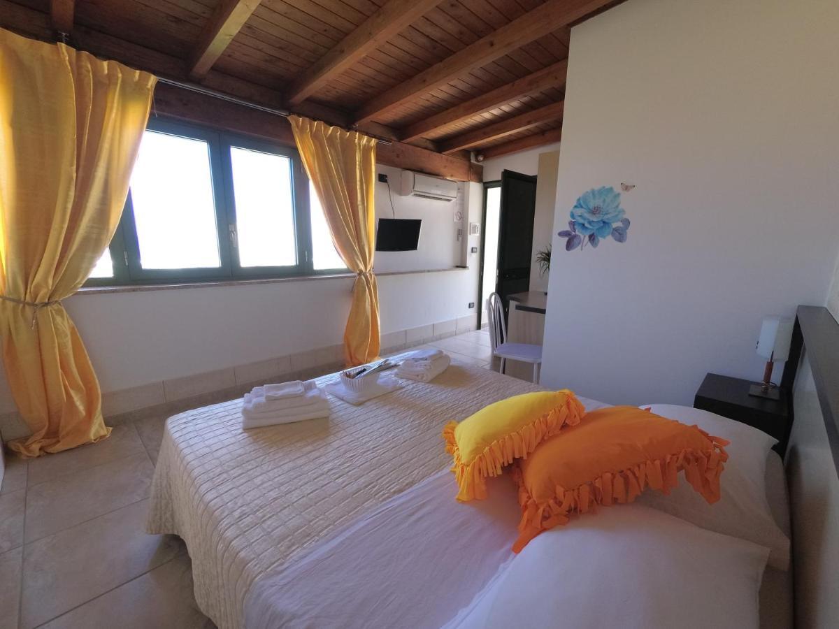 Hotel Alba Chiara Sant'Andrea Salento Exteriör bild