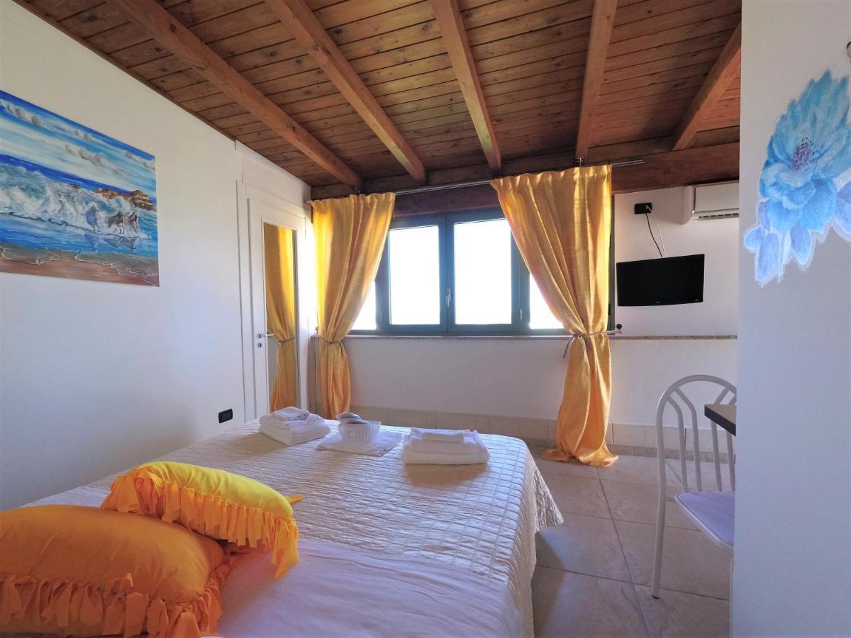 Hotel Alba Chiara Sant'Andrea Salento Exteriör bild